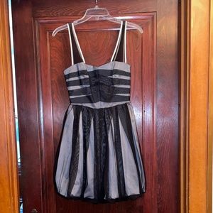 BCBGeneration Black, Gray and White Cocktail/Homecoming Mini Dress Size 4
